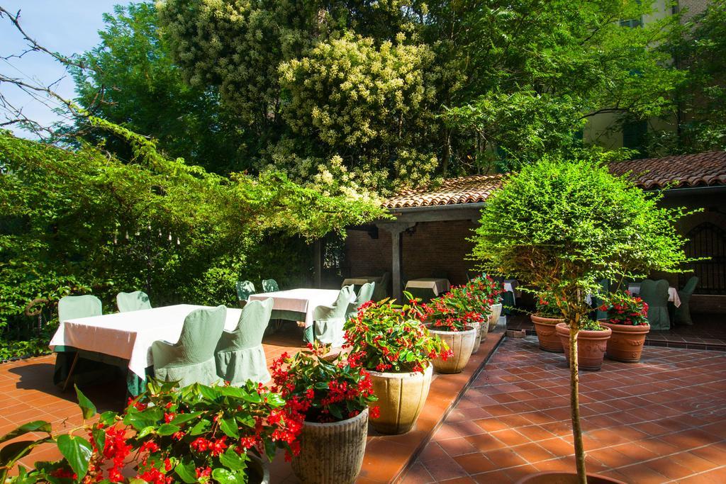 Hotel I Due Foscari Busseto Bagian luar foto